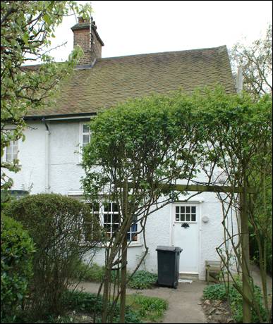 38 Oakwood Road